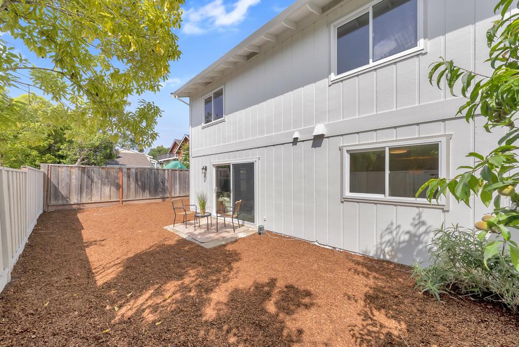 1727 Foster Court