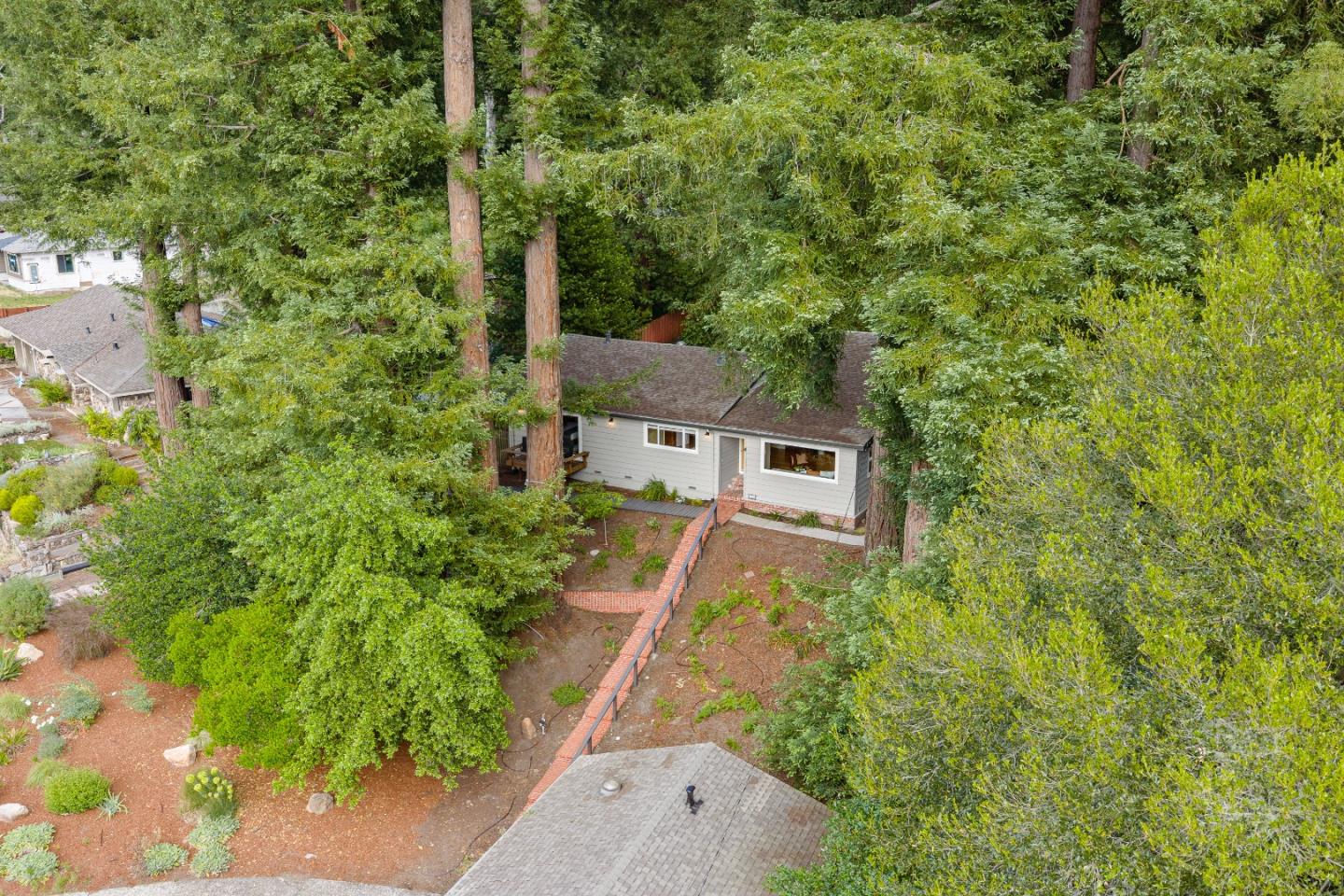 106 Hidden Drive