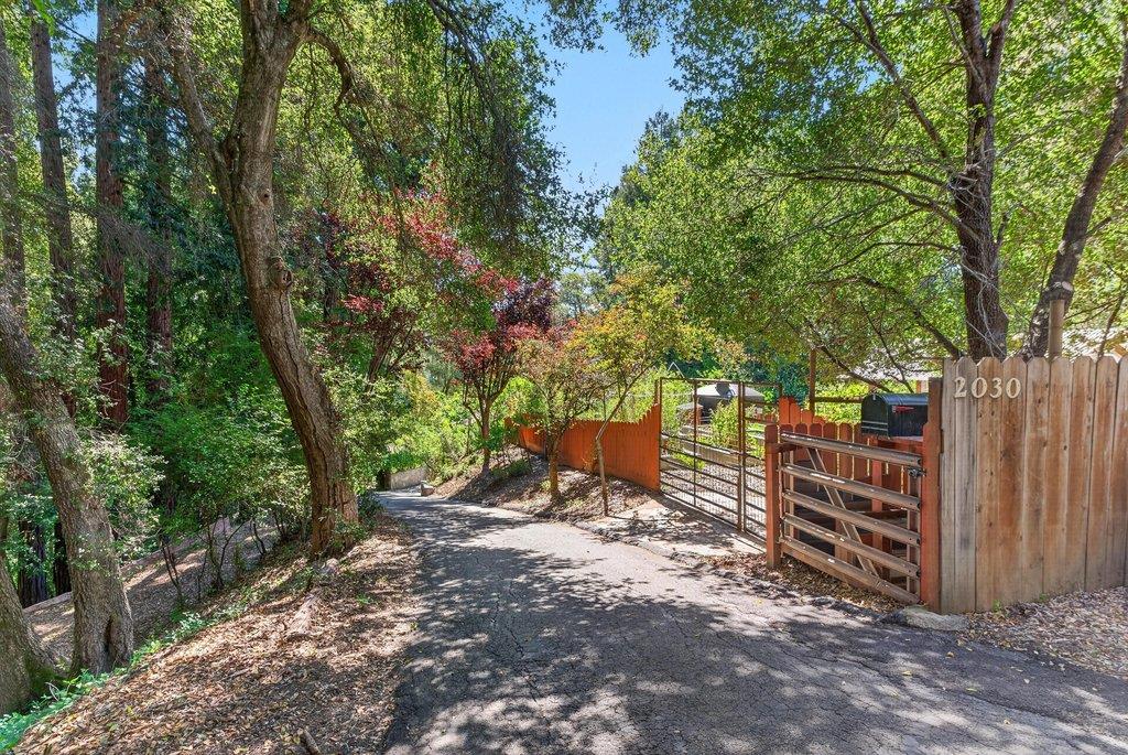 2030 Sparrow Valley RD