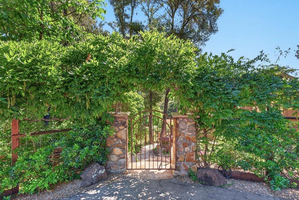 2030 Sparrow Valley RD