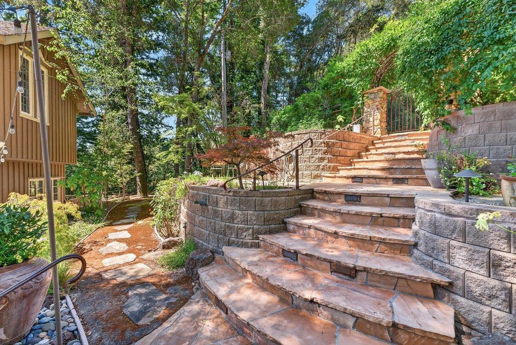 2030 Sparrow Valley RD