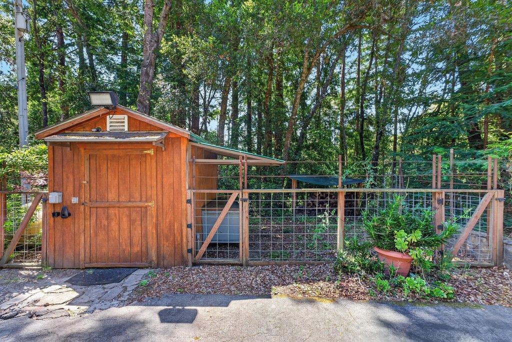 2030 Sparrow Valley RD