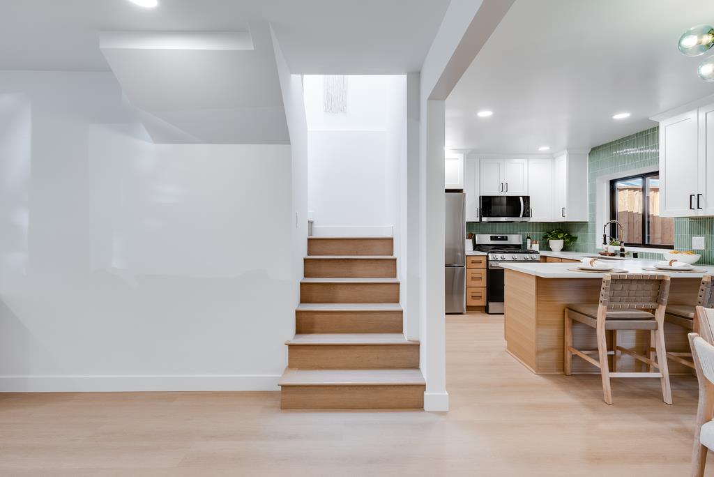 462 Hampstead WAY