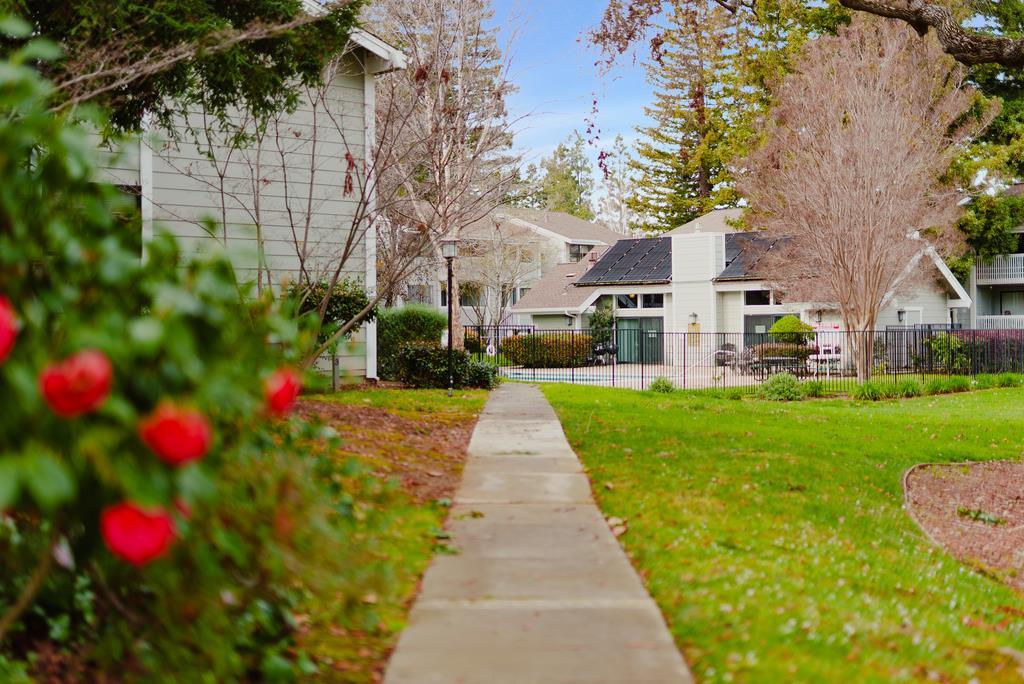 938 Clark AVE 50