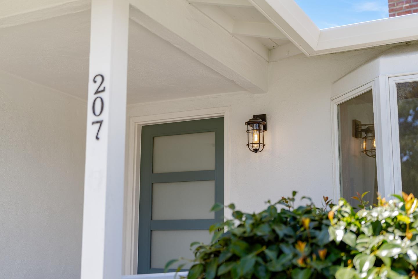 207 Kingsbury DR