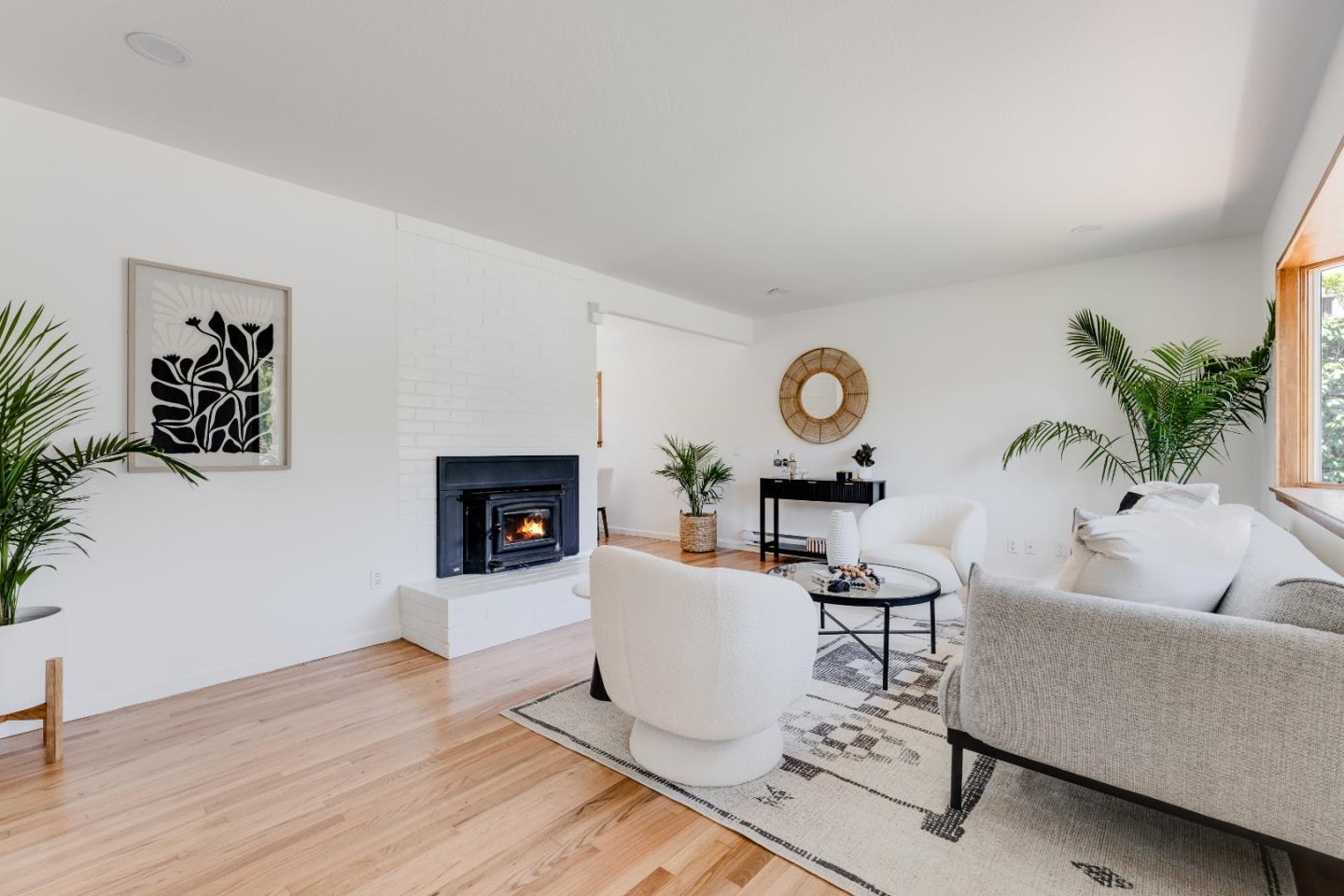 207 Kingsbury DR