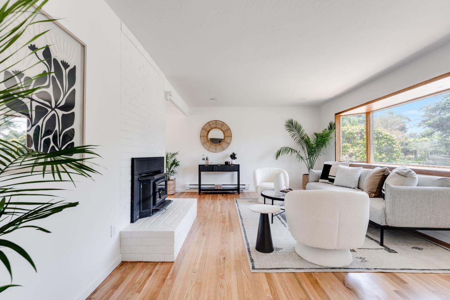 207 Kingsbury DR