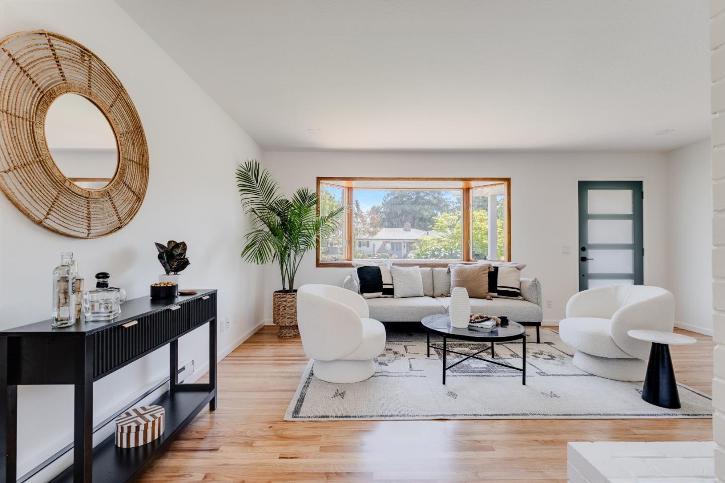 207 Kingsbury DR