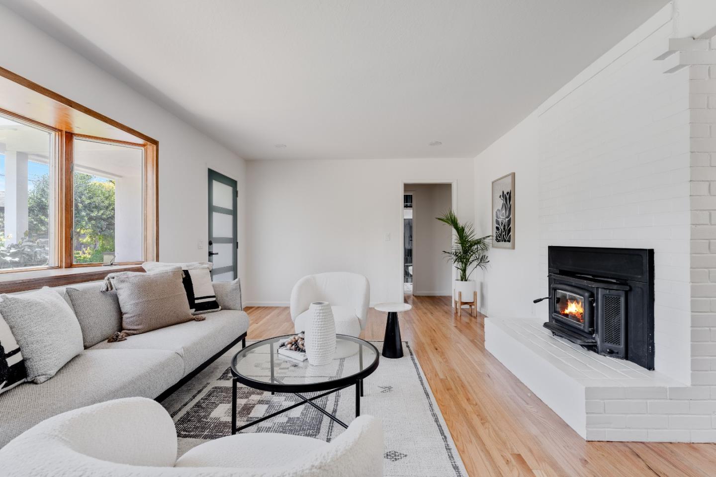 207 Kingsbury DR