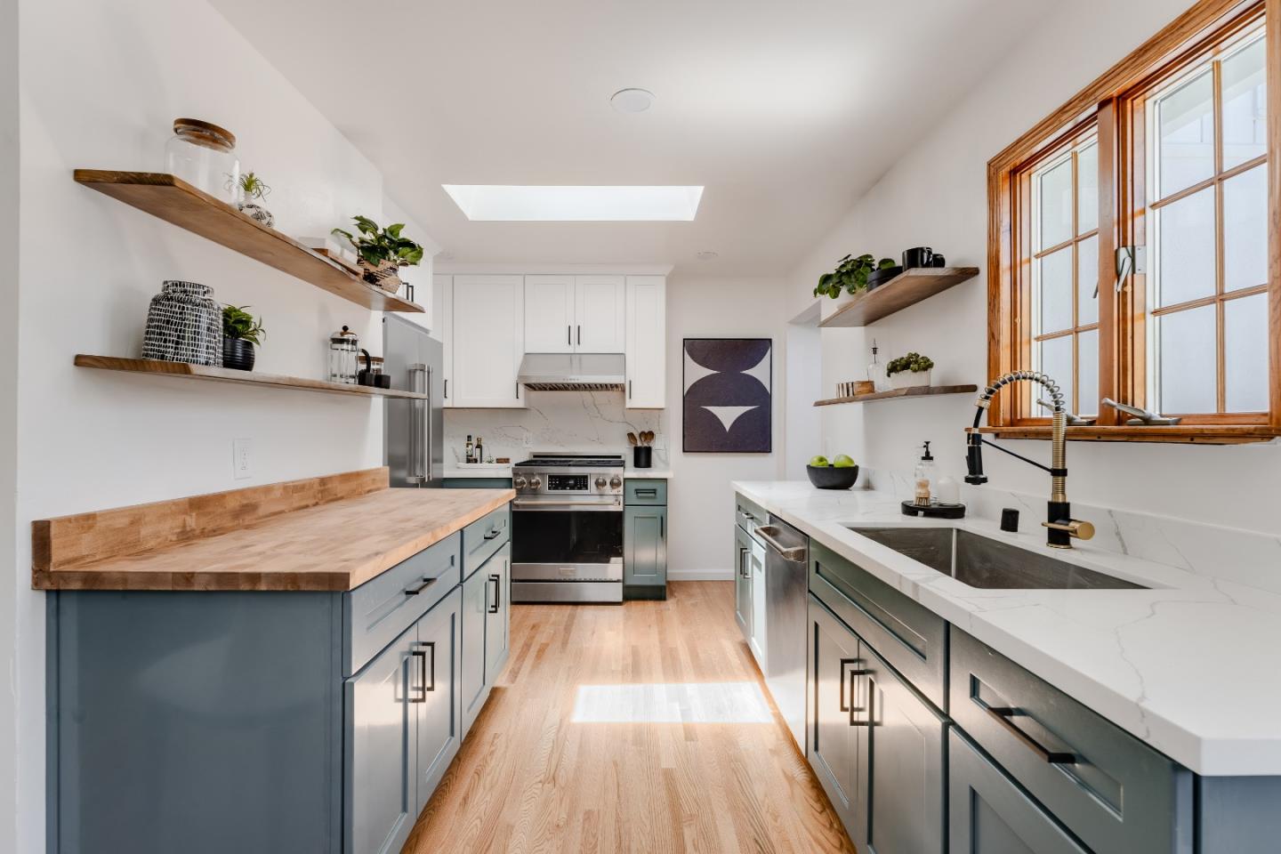 207 Kingsbury DR