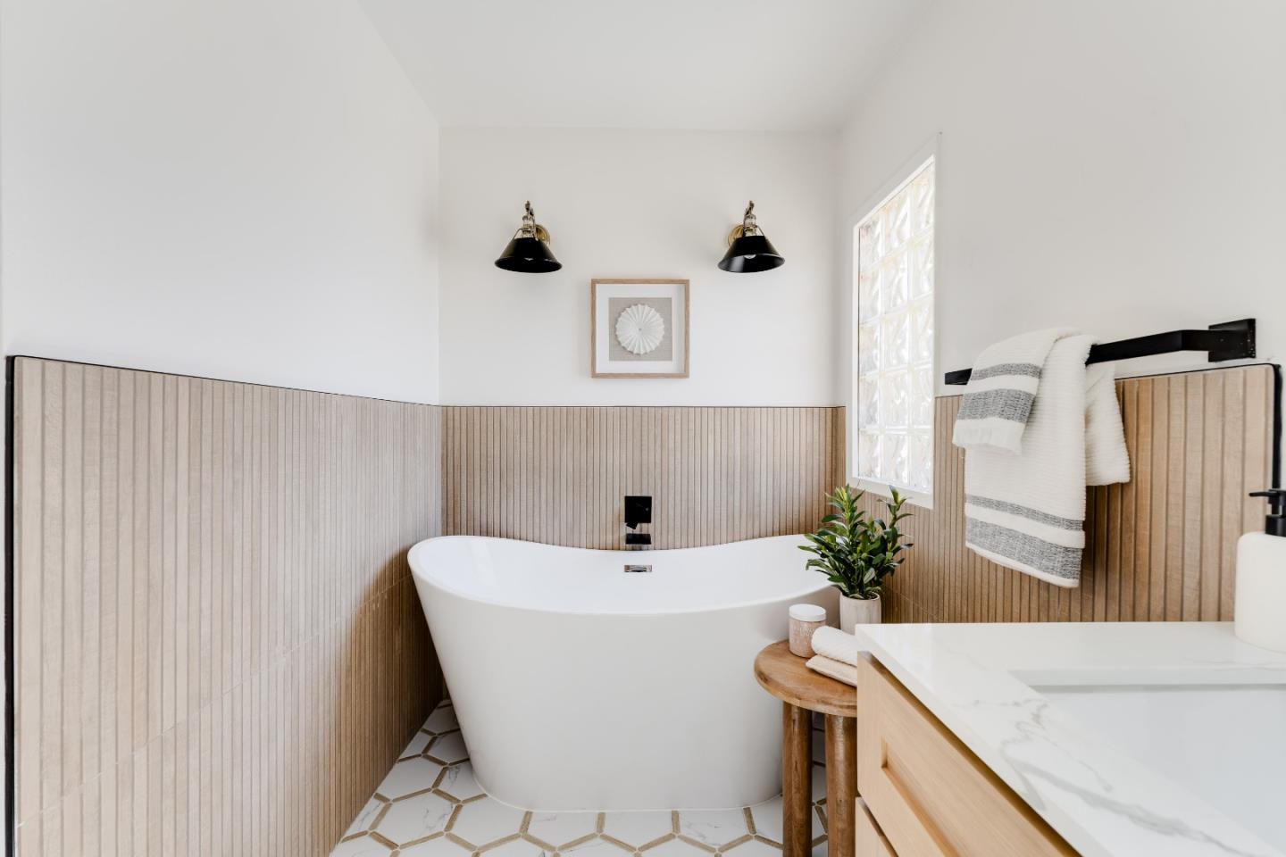 207 Kingsbury DR