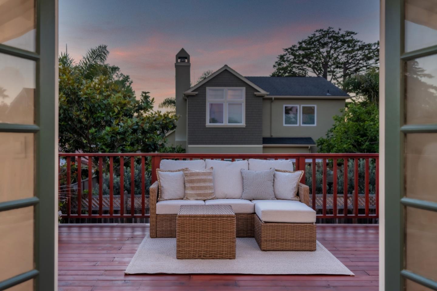 207 Kingsbury DR