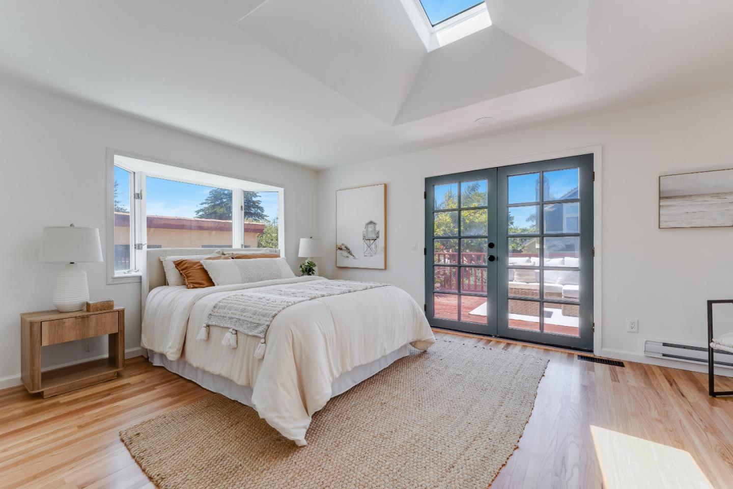 207 Kingsbury DR
