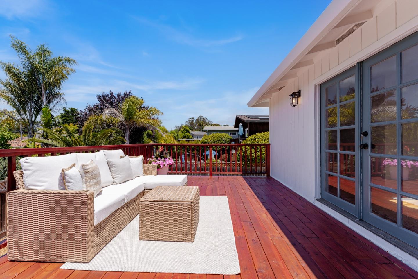 207 Kingsbury DR