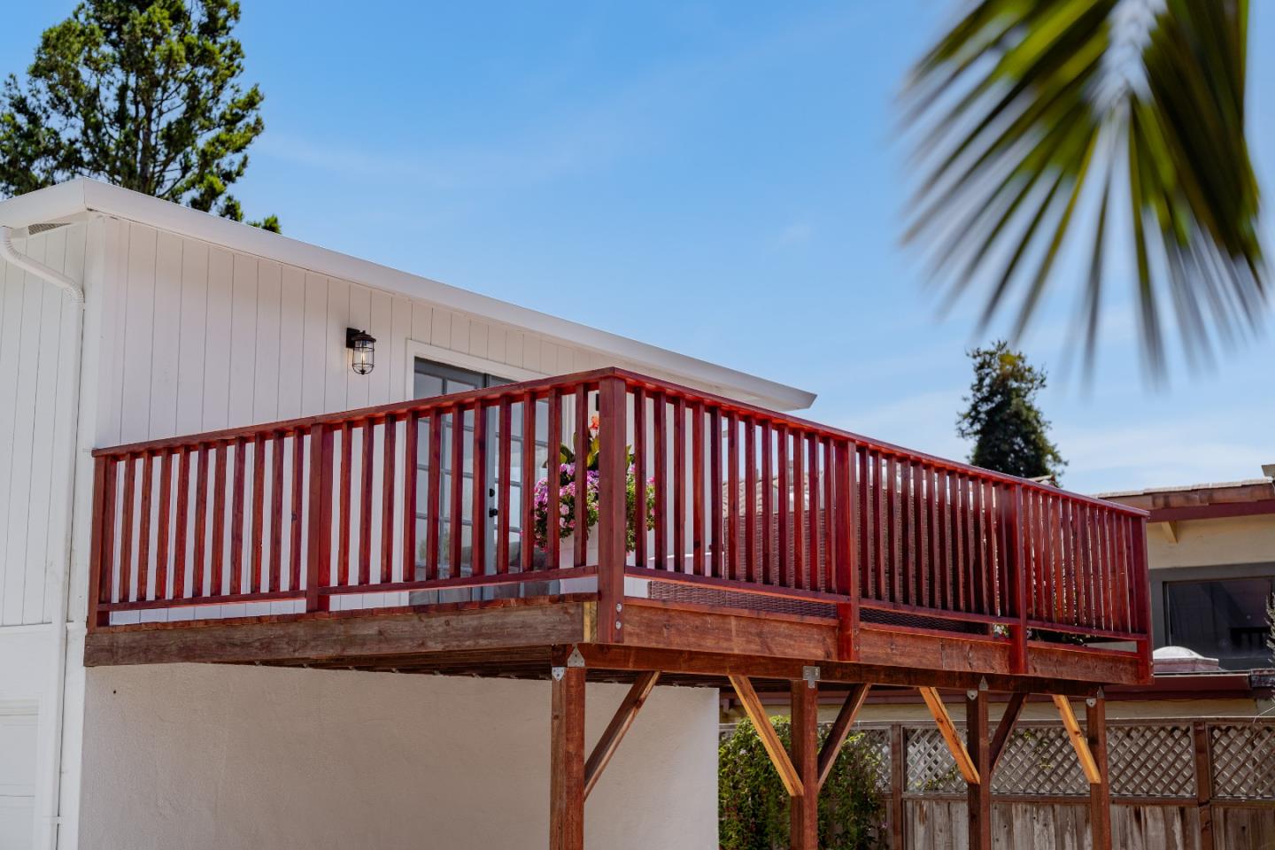 207 Kingsbury DR