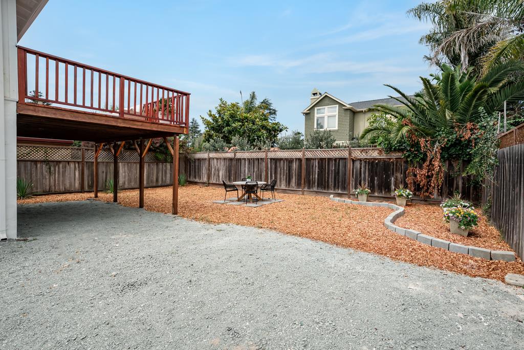 207 Kingsbury DR