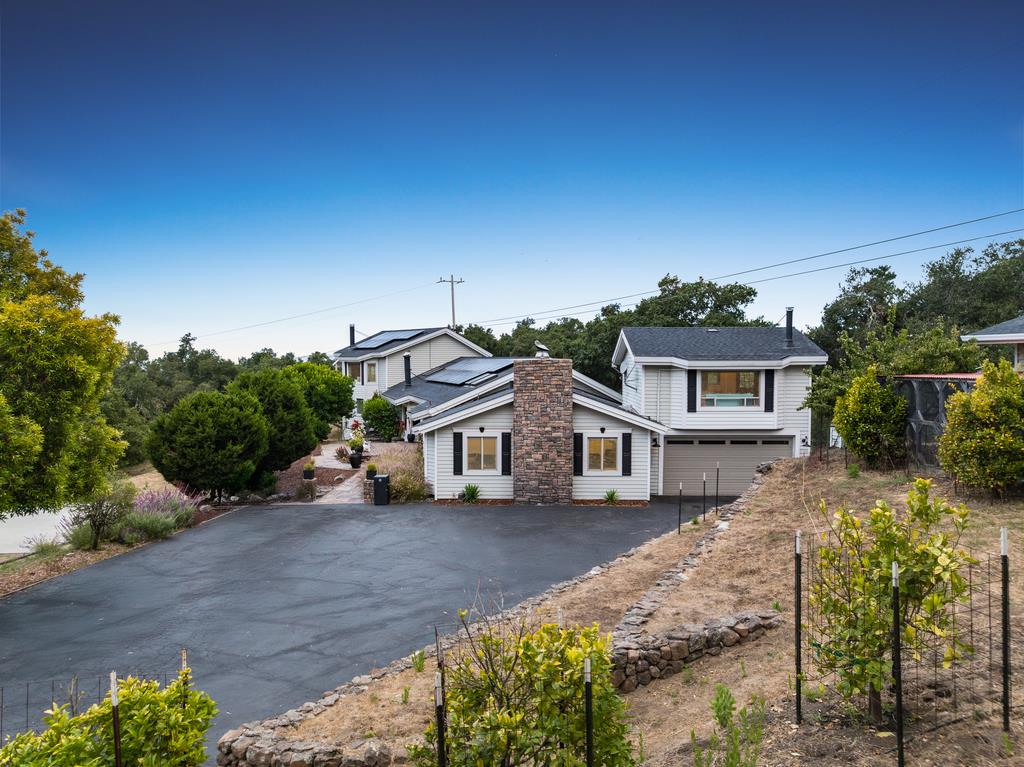 1501 Hidden Valley RD