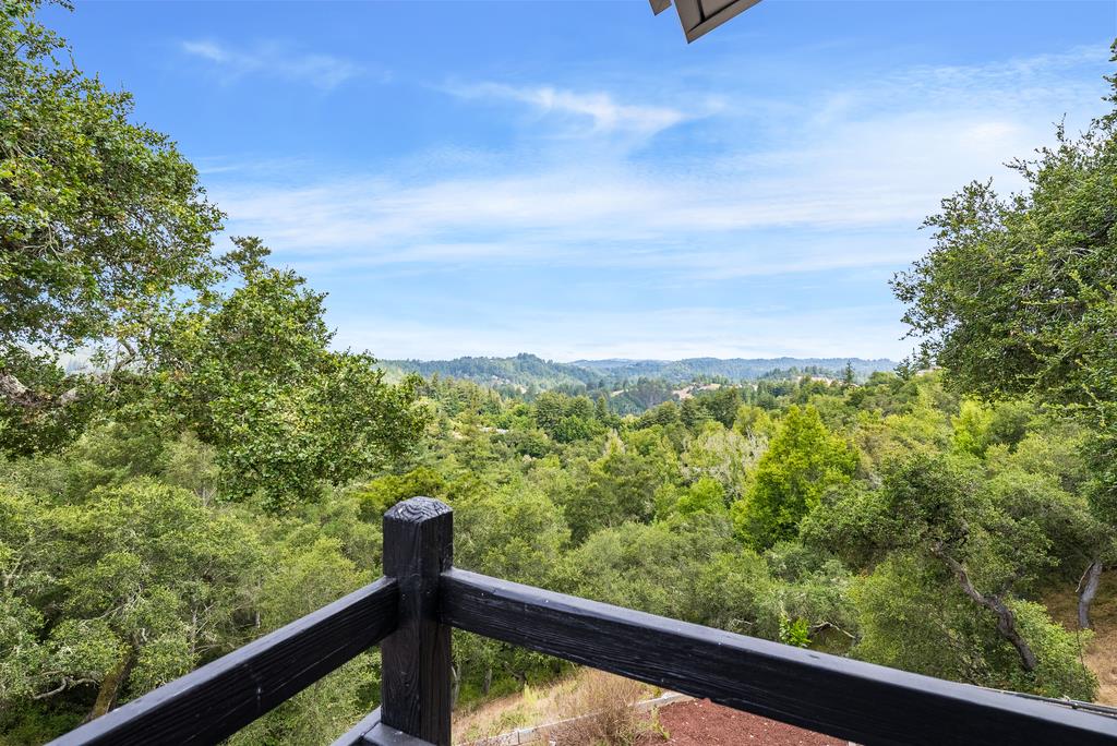 1501 Hidden Valley RD