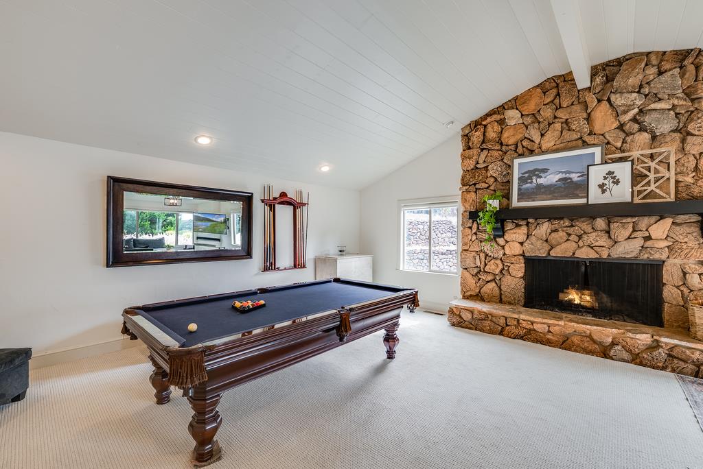 1501 Hidden Valley RD