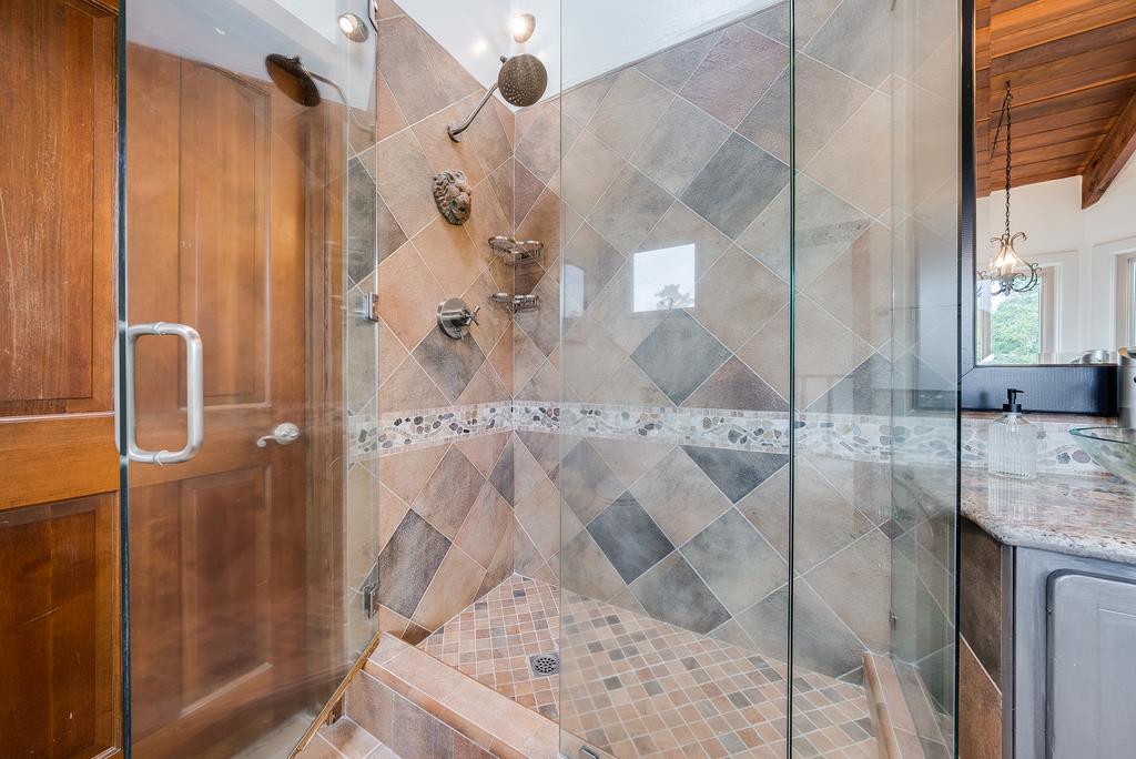 1501 Hidden Valley RD