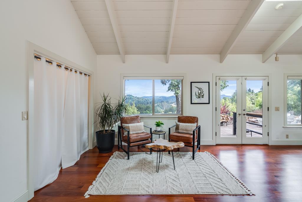 1501 Hidden Valley RD