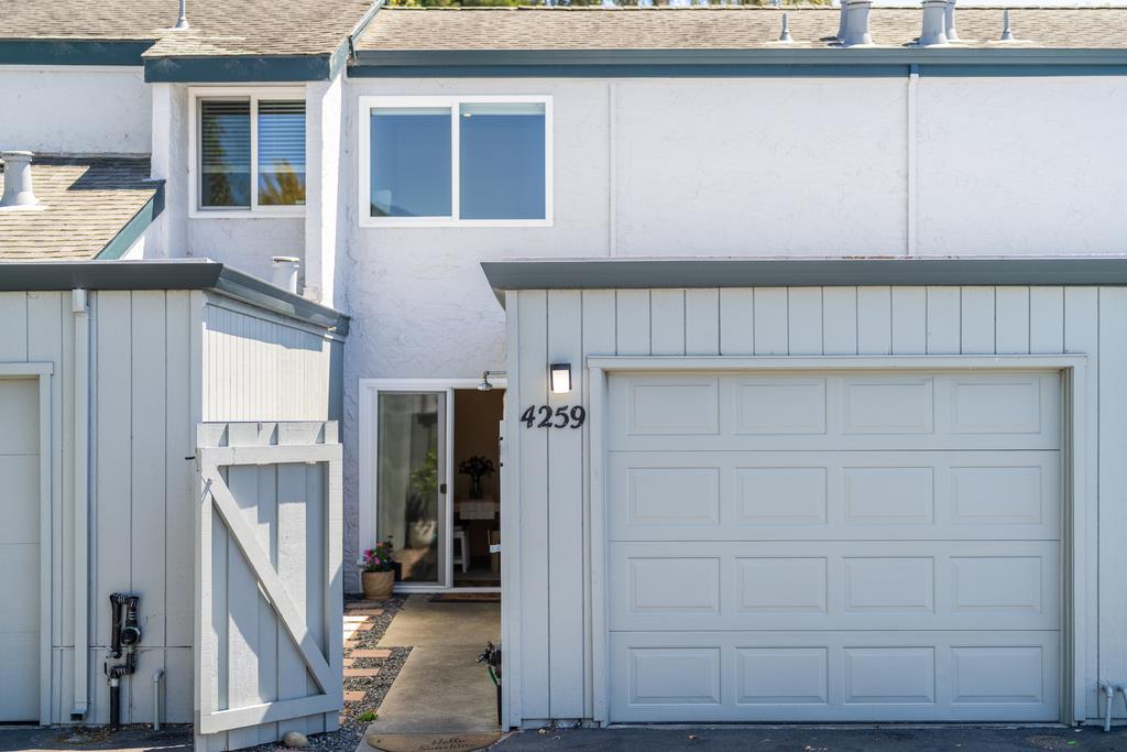 4259 Sea Pines CT