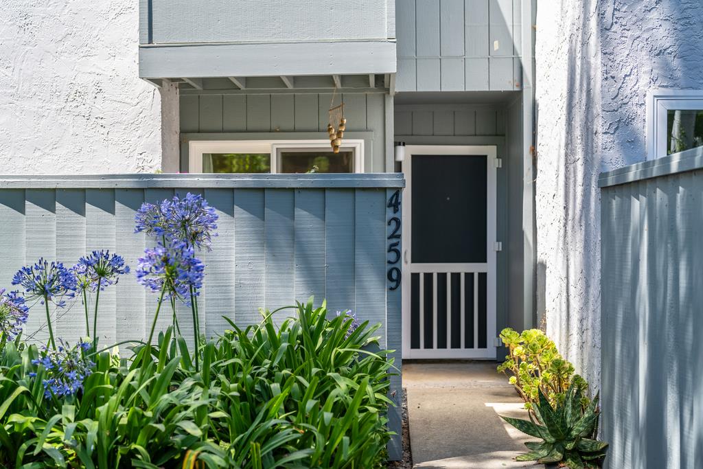 4259 Sea Pines CT