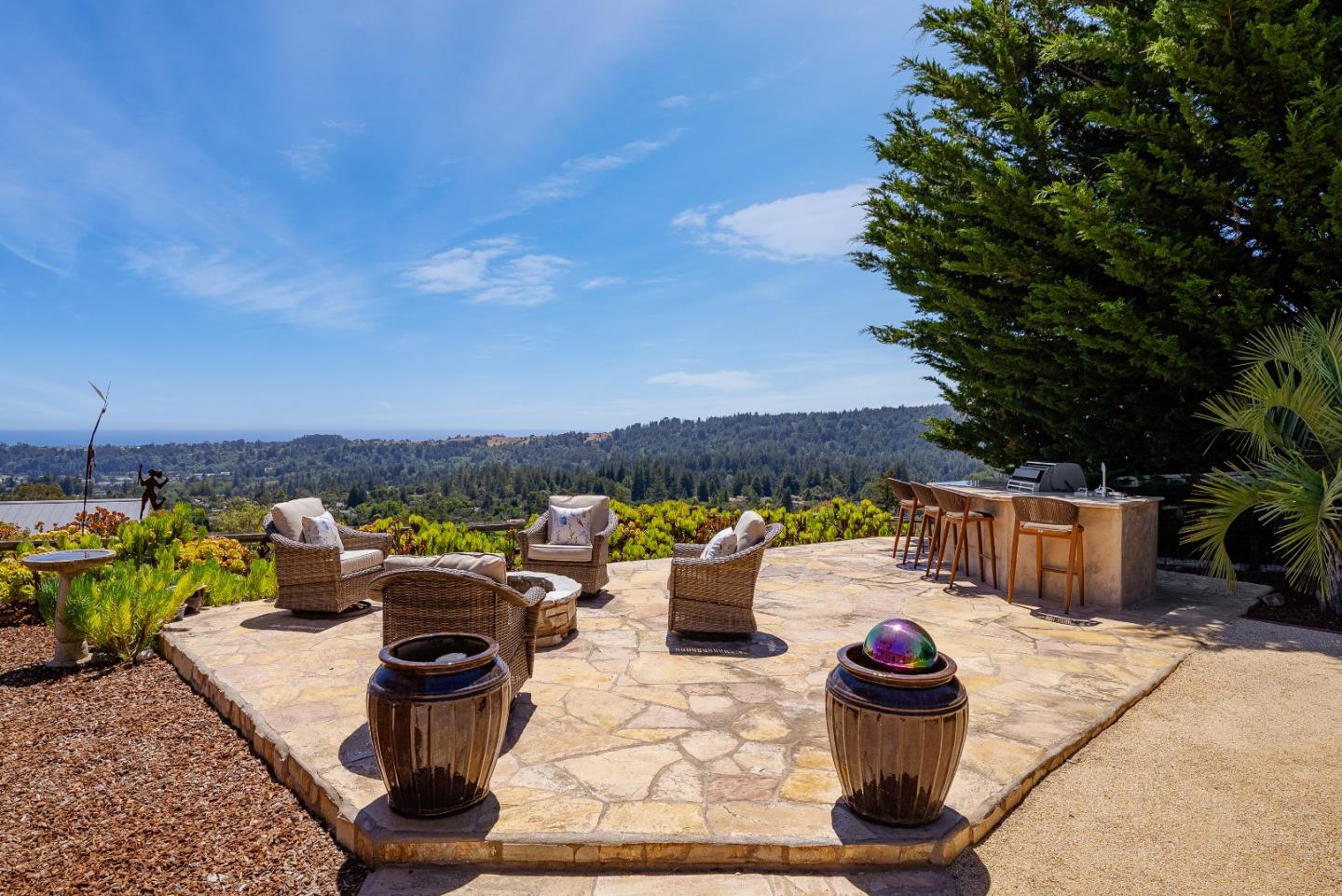 16 Kite Hill RD