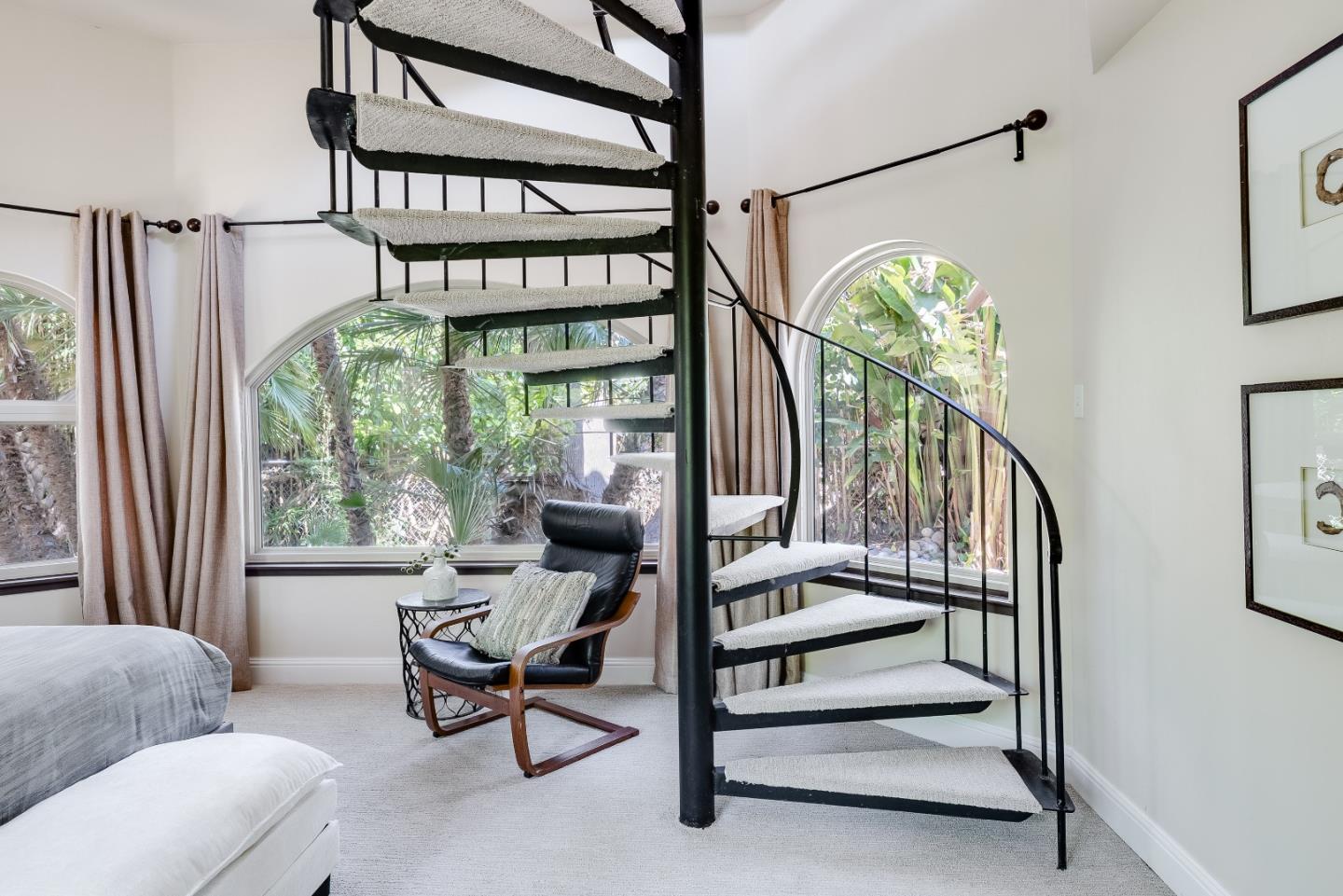 16 Kite Hill RD
