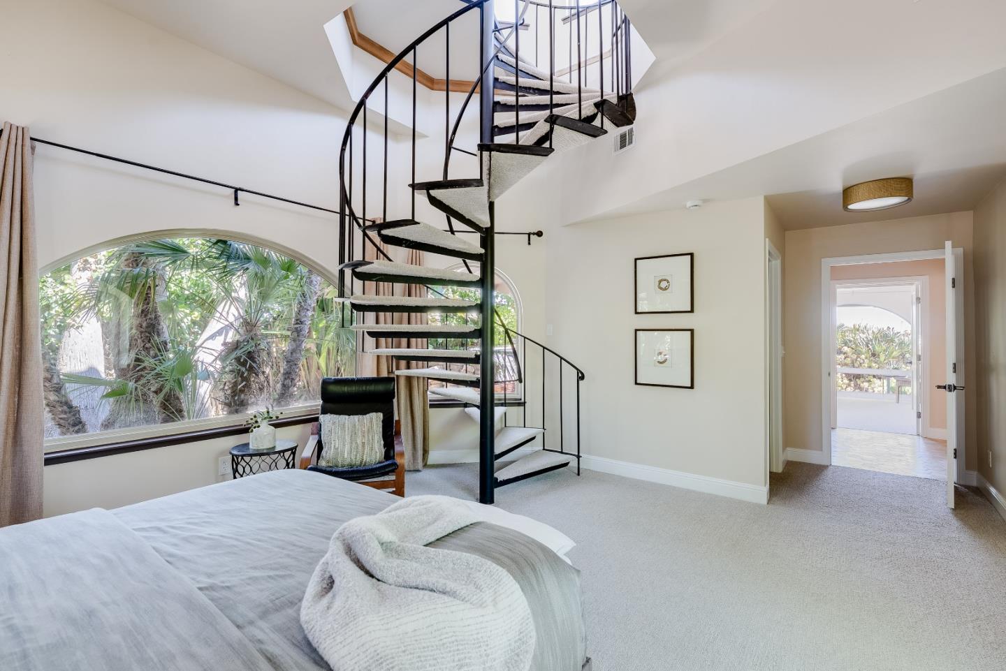 16 Kite Hill RD