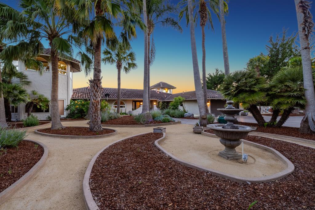 16 Kite Hill RD