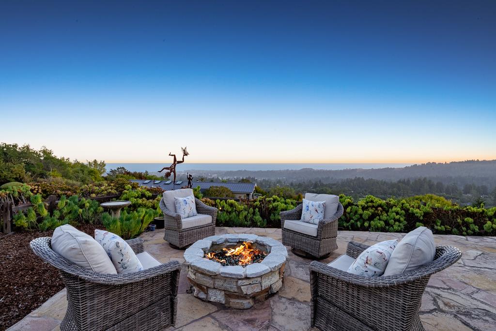 16 Kite Hill RD