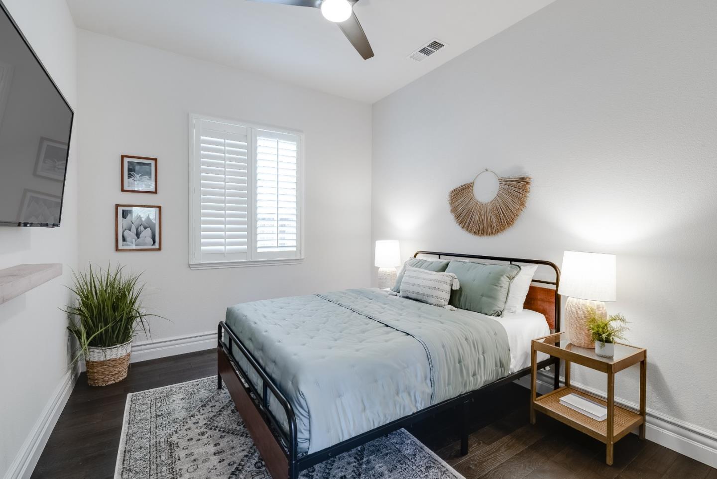 18402 McClellan CIR