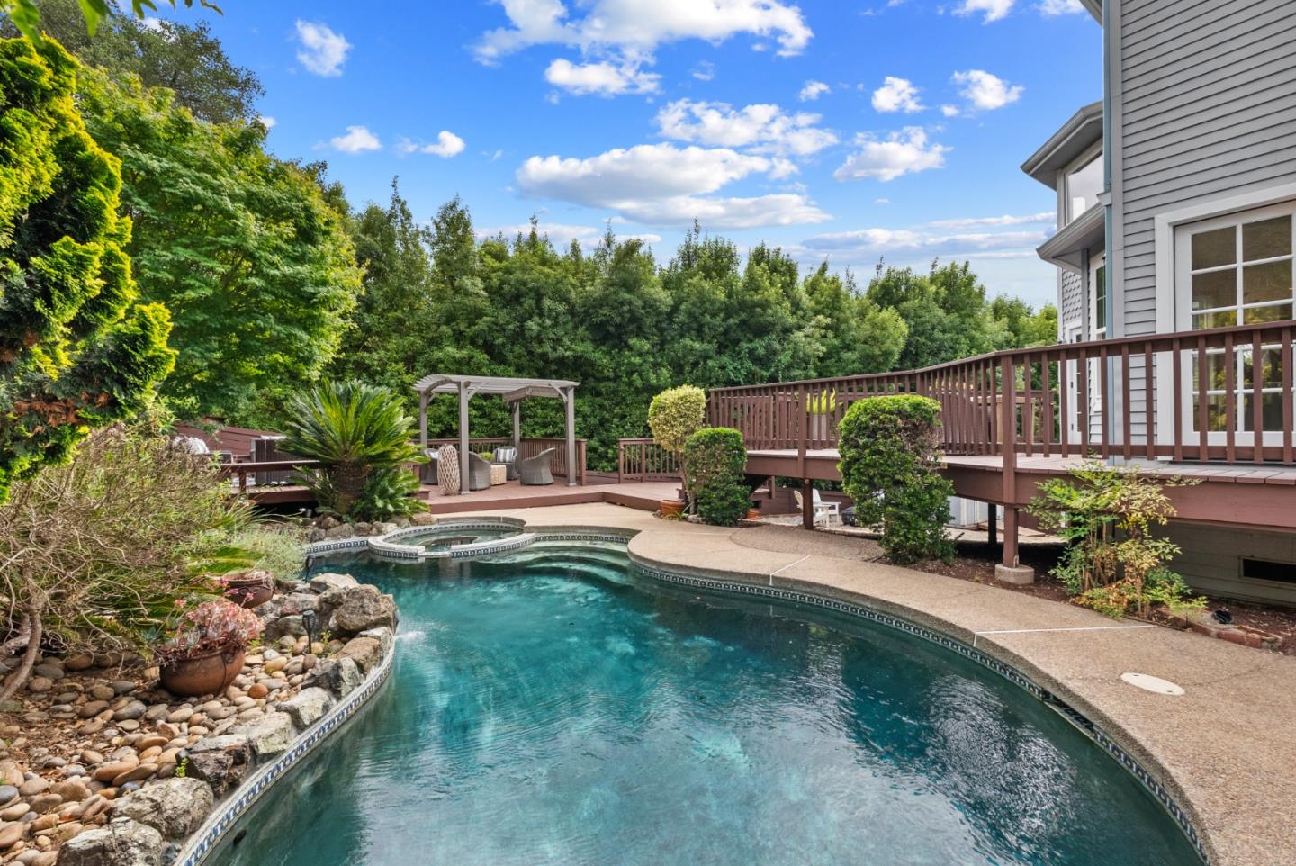 152 Oak Creek BLVD