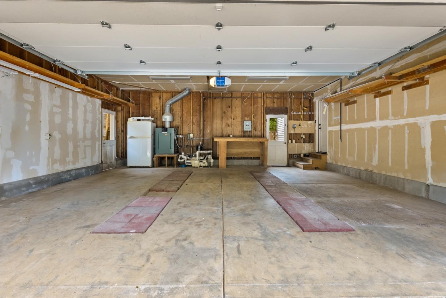 152 Oak Creek BLVD