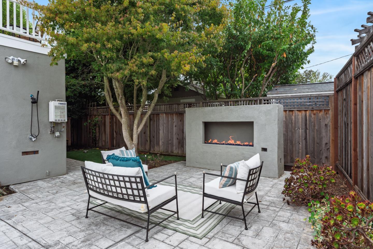 709 Gilroy DR