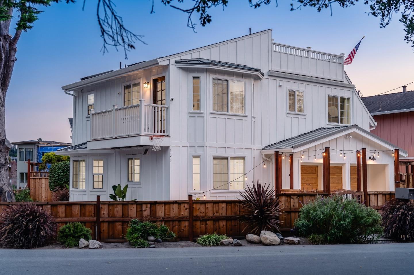 131 Seacliff DR
