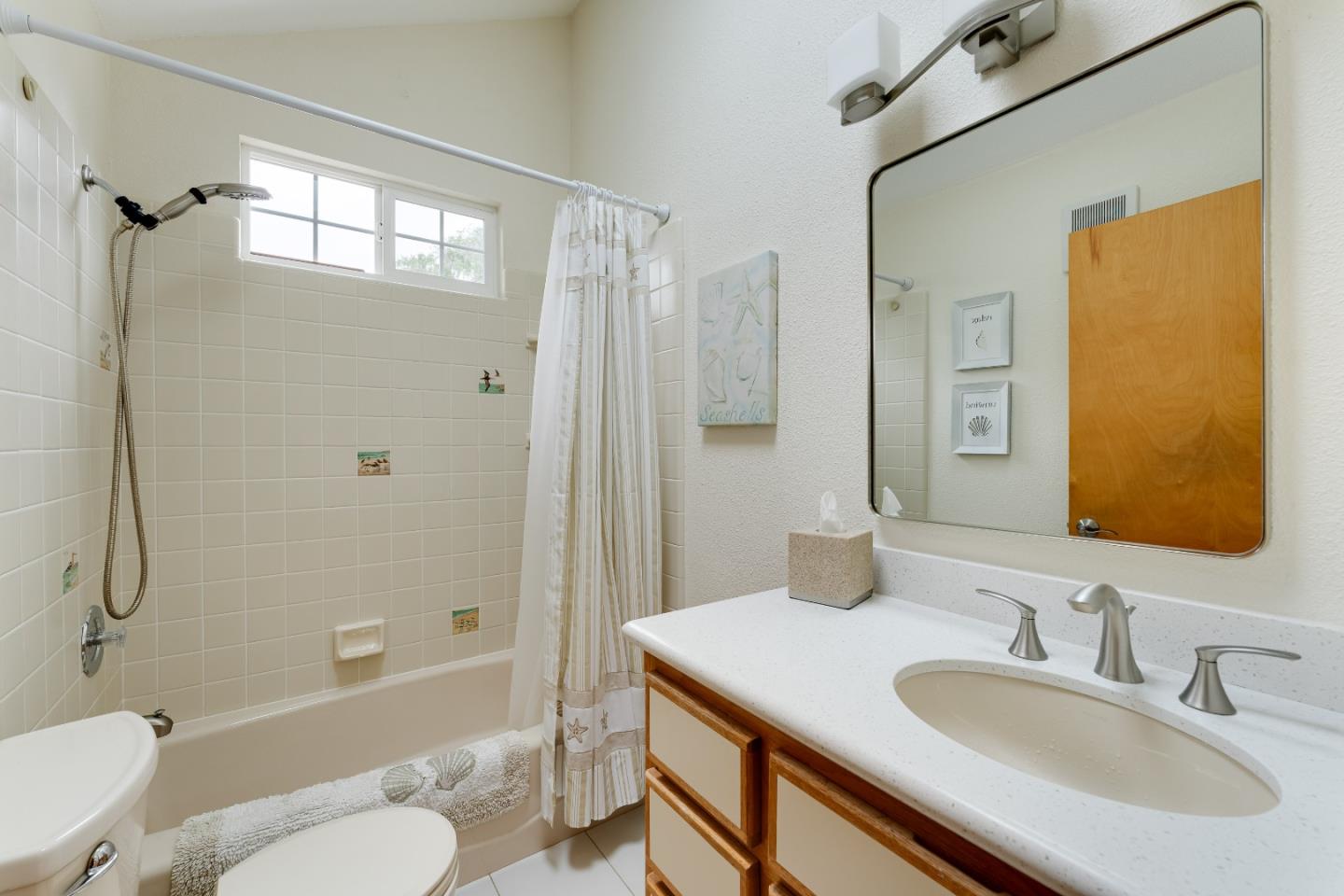 131 Seacliff DR