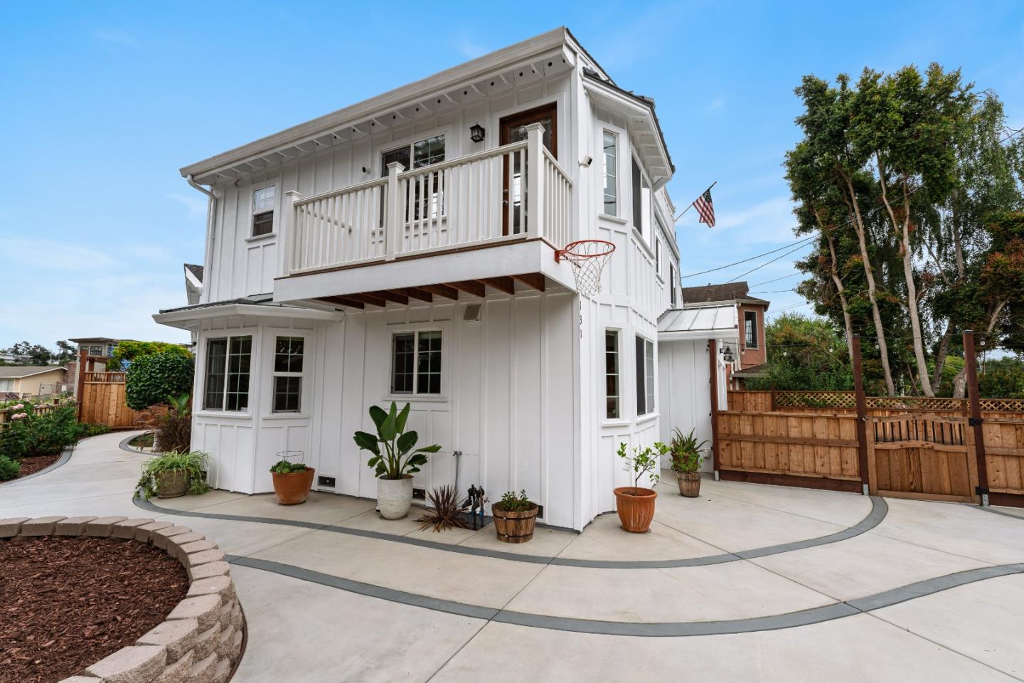 131 Seacliff DR