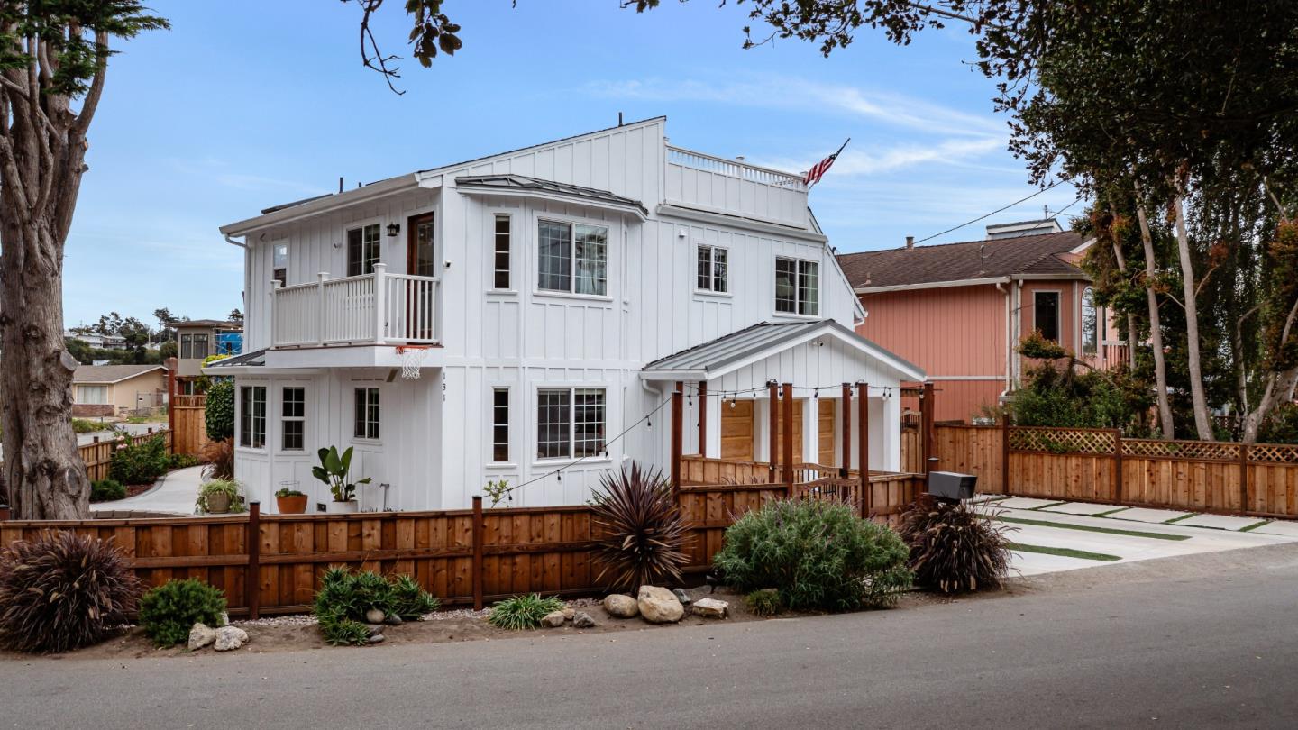 131 Seacliff DR