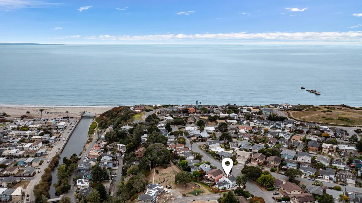 131 Seacliff DR