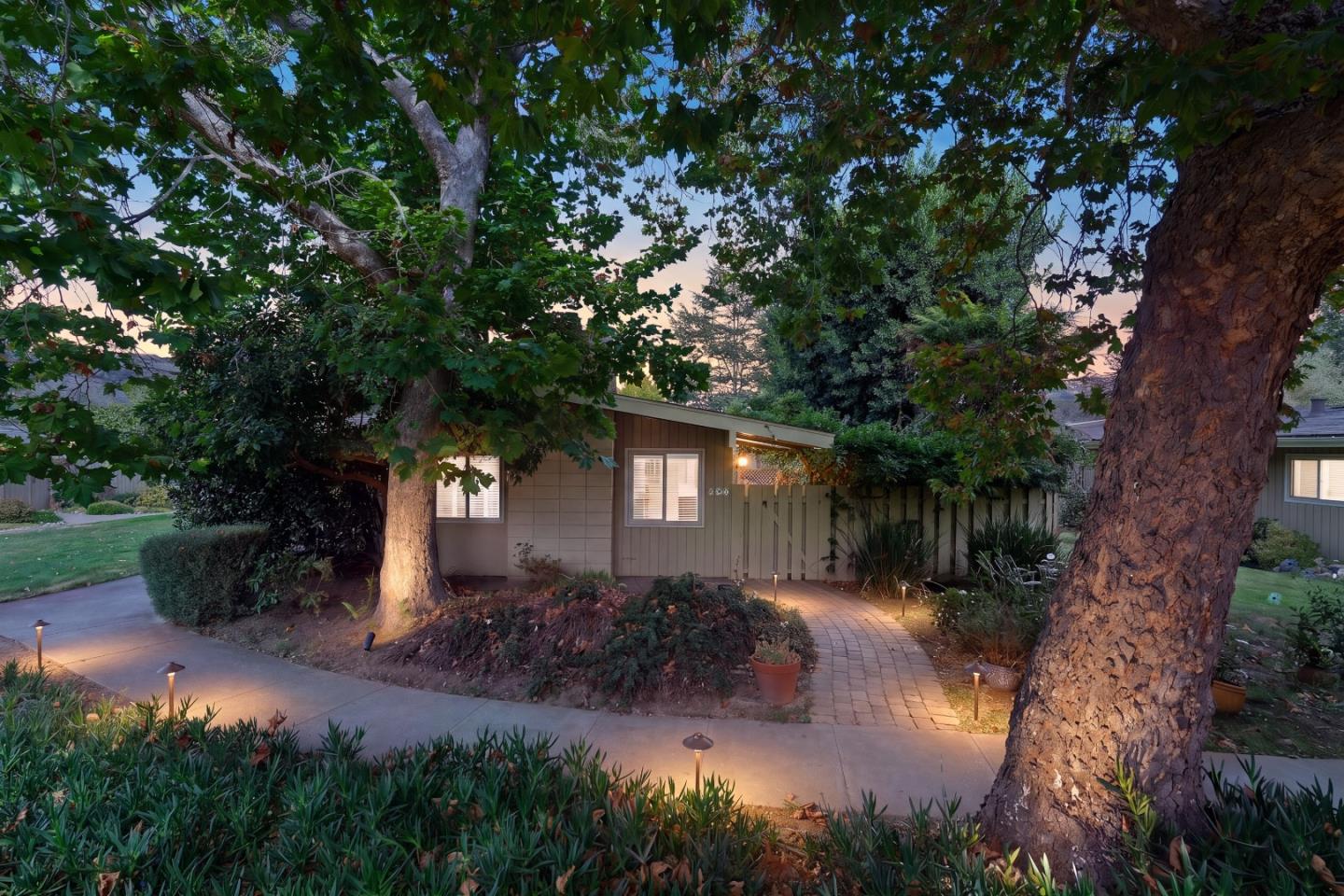 201 Hacienda