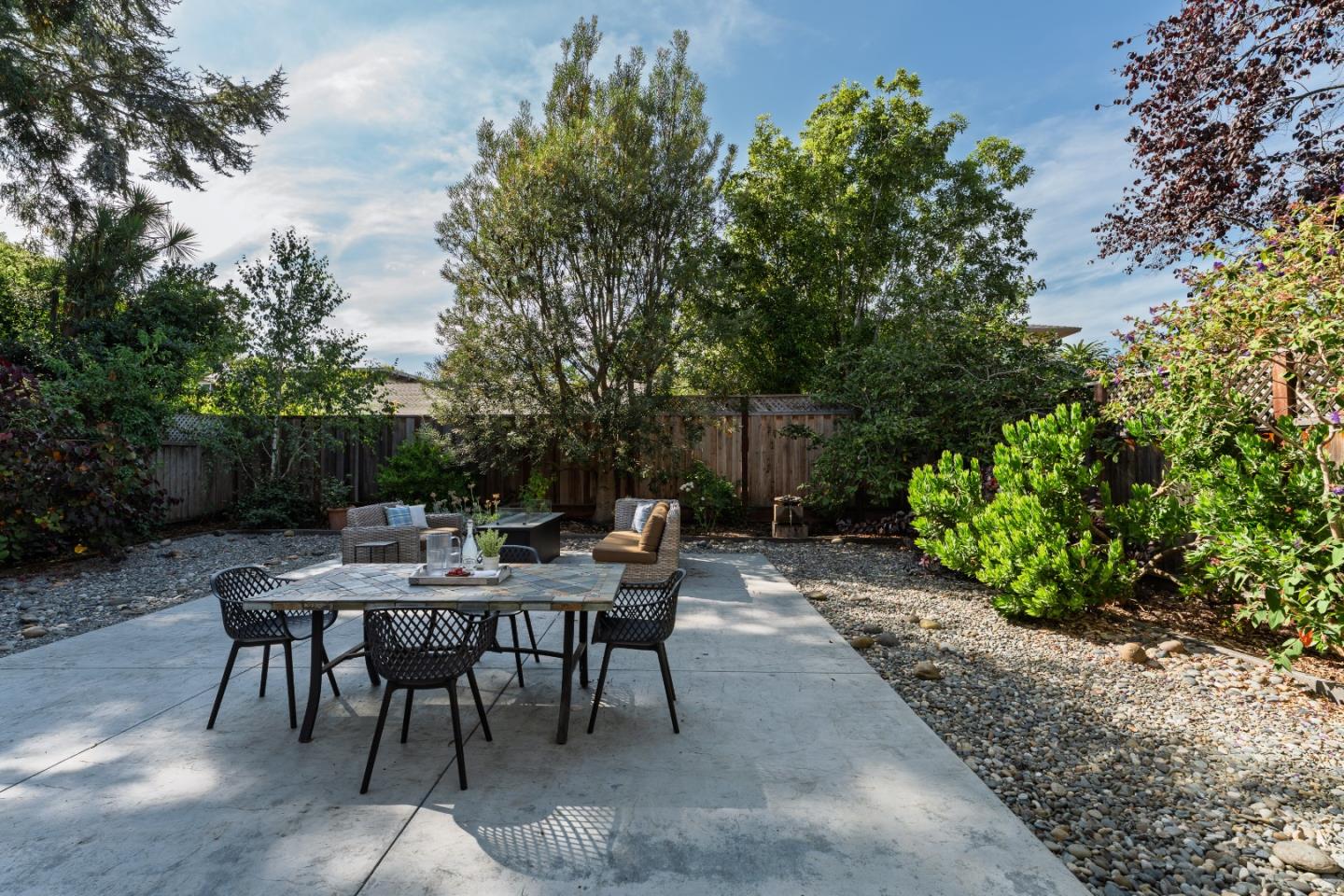 225 Florence DR
