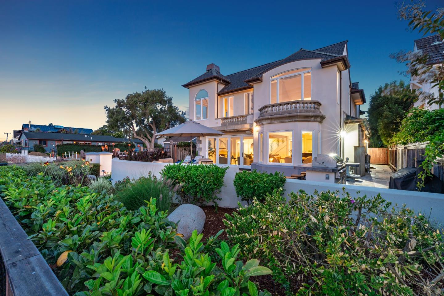 304 Grand AVE