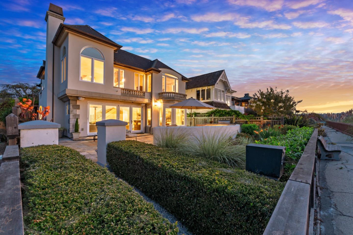 304 Grand AVE