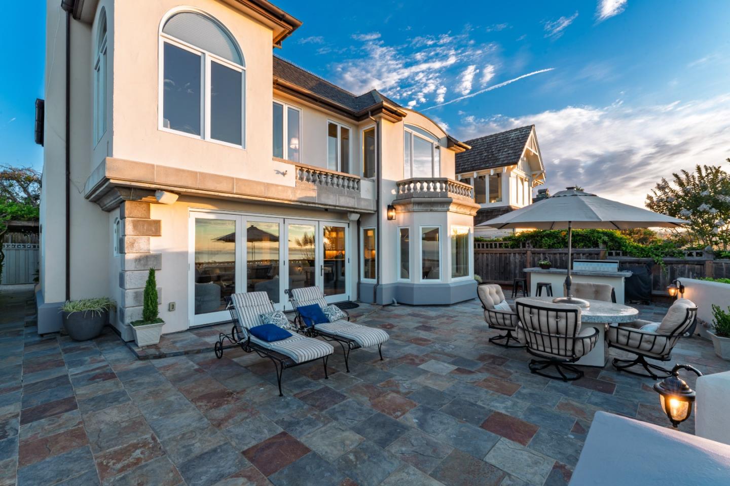 304 Grand AVE