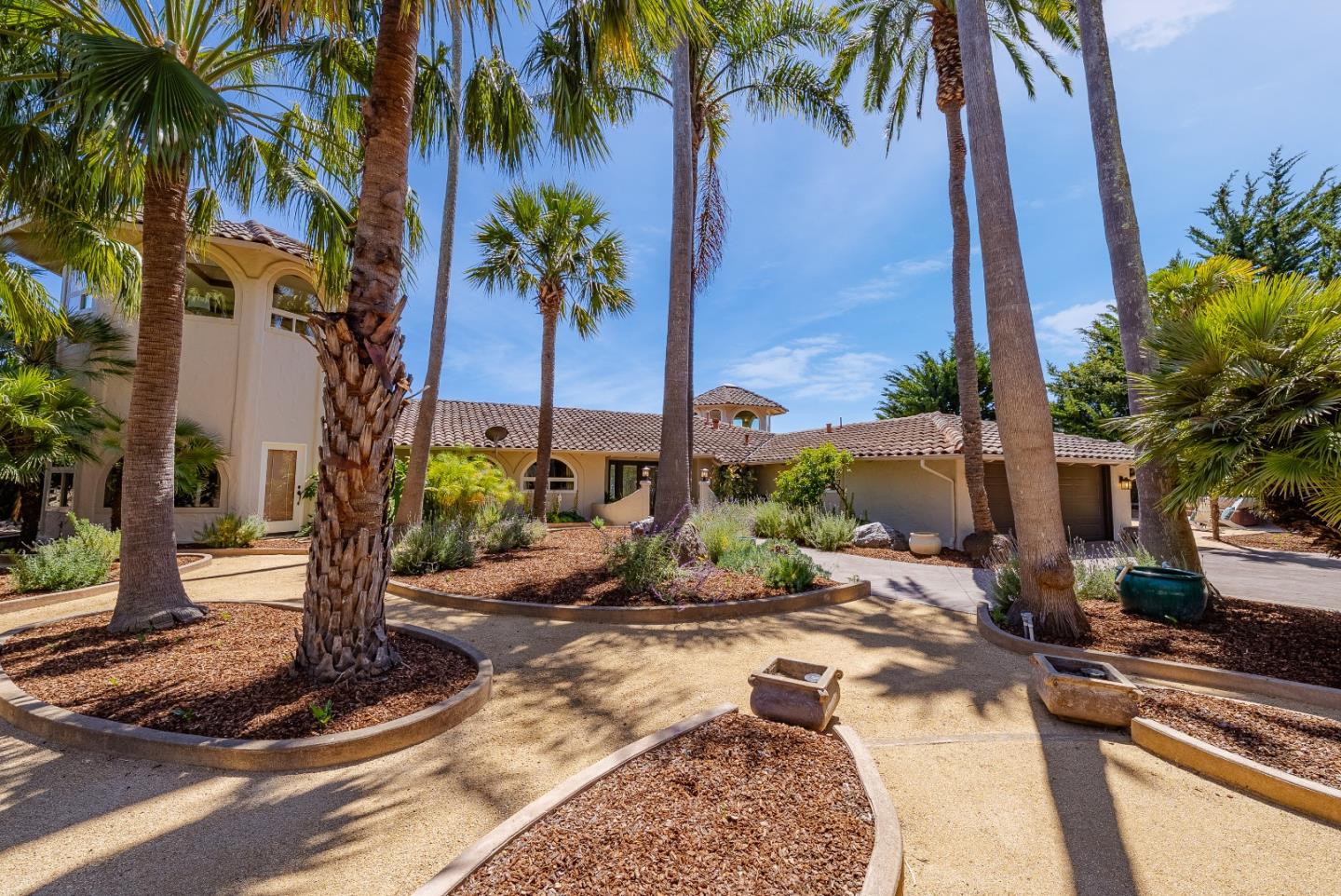 16 Kite Hill Road
