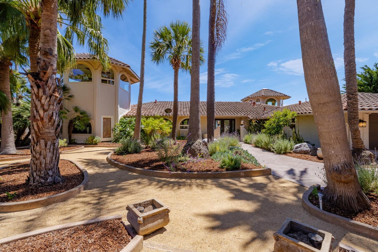 16 Kite Hill Road