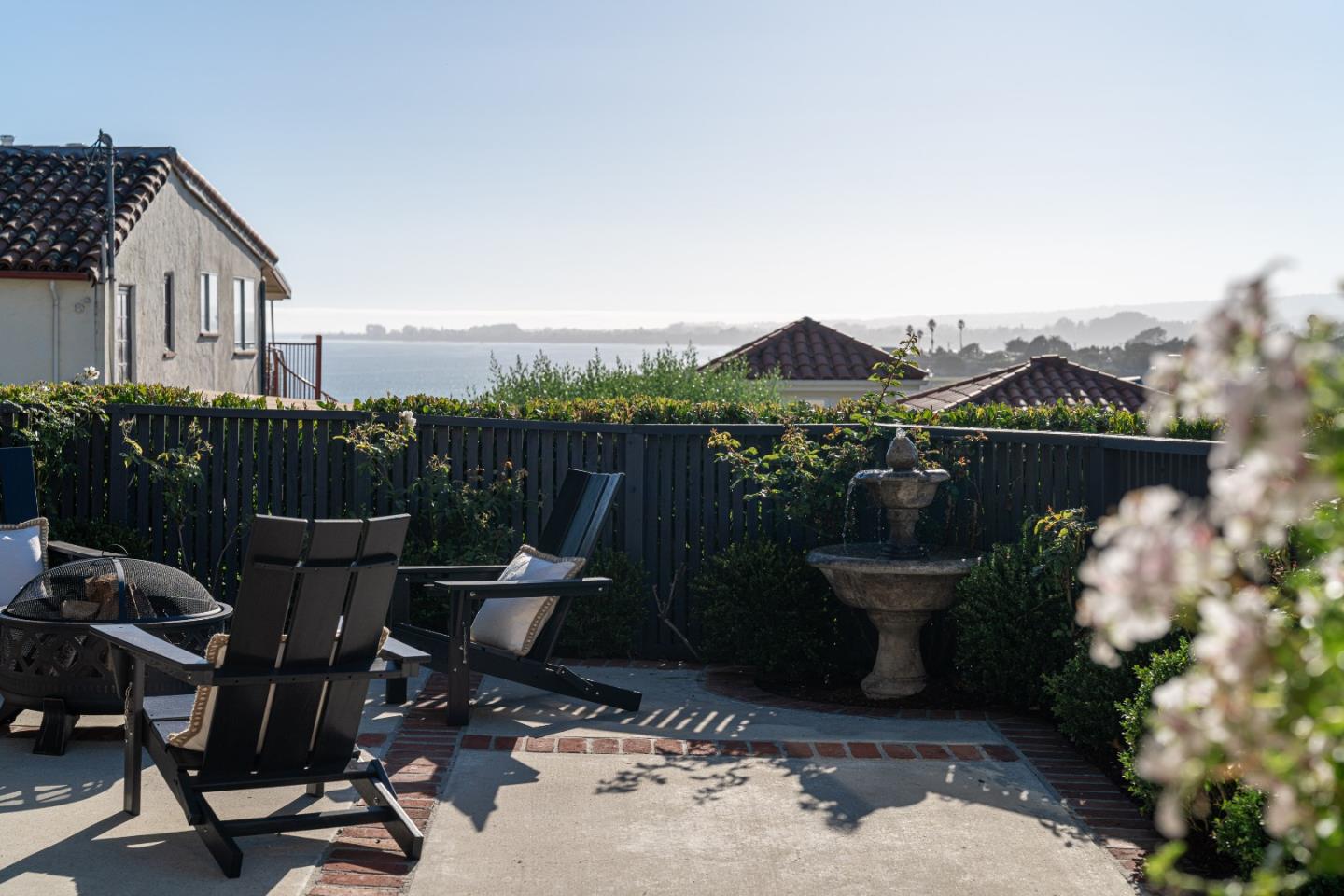221 Highland DR