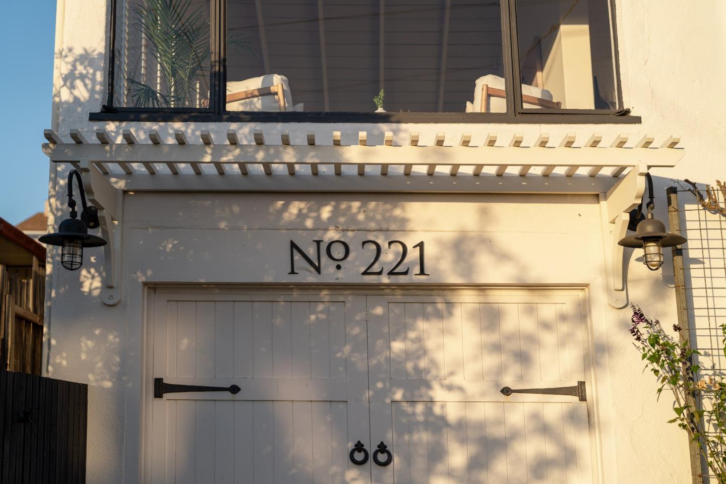 221 Highland DR